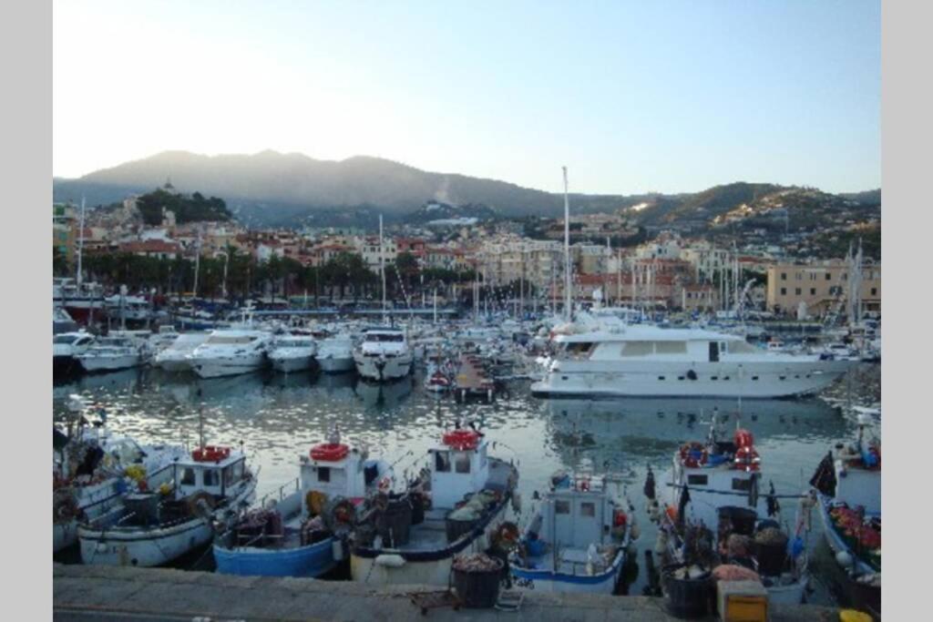 Centrally Located Apt By Harbour With Elevator San Remo Extérieur photo